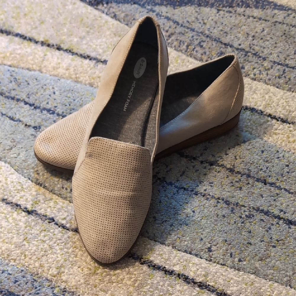 Dr. Scholl's Cream Flats Comfortable Slip-On Loafers